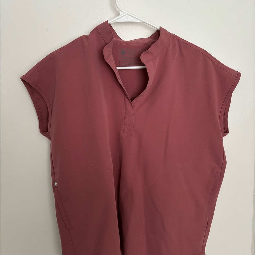 Figs Rafaela Women's Mauve Scrub Top Size Small